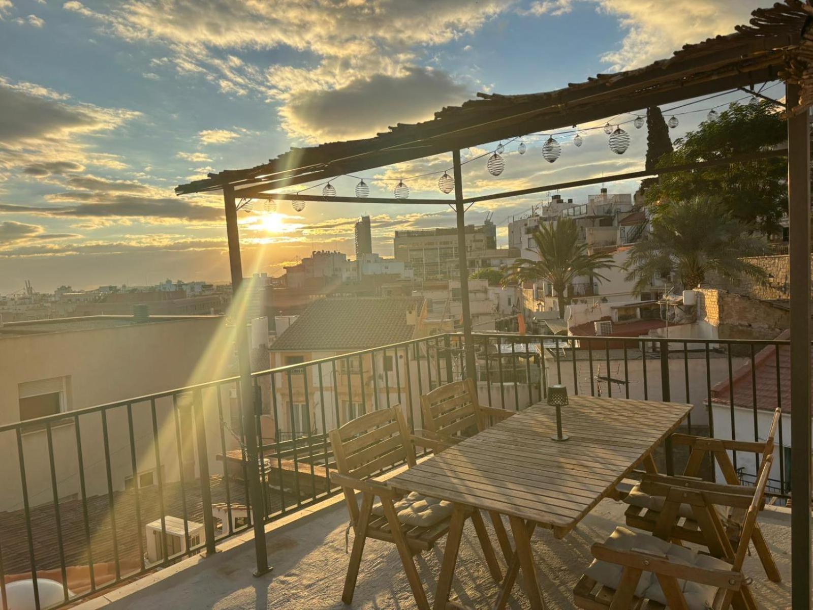 Private Terrace-Romantic-Sea, Castle Views-Central Alicante Exterior foto